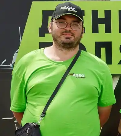 Орєхов  Дмитро